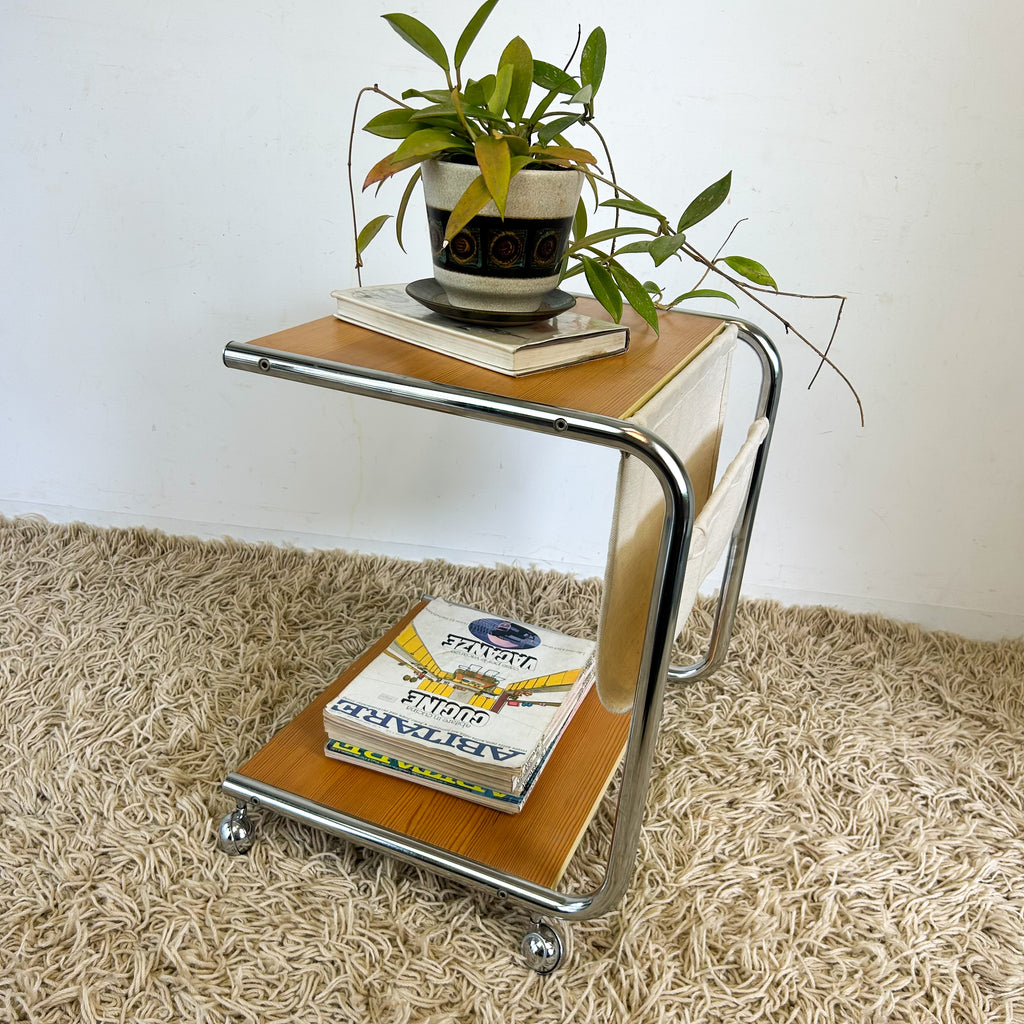 SIDE TABLE WITH MAGAZINE SLING