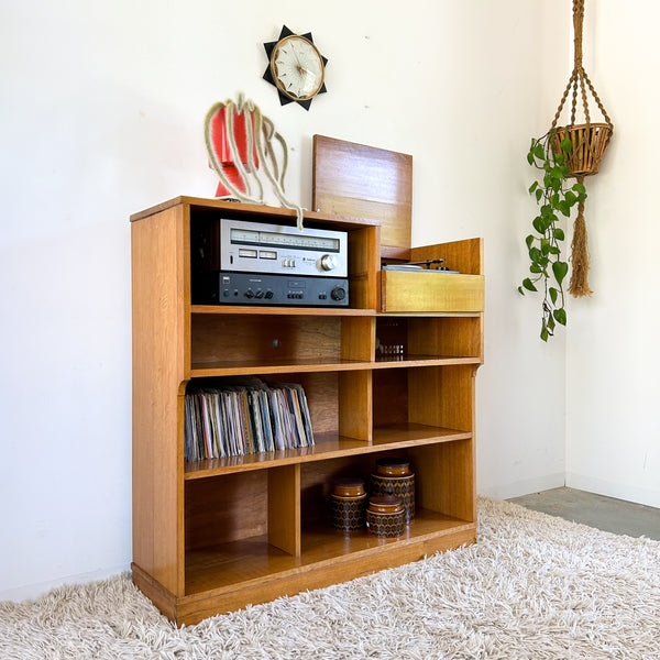 STEREO CABINET