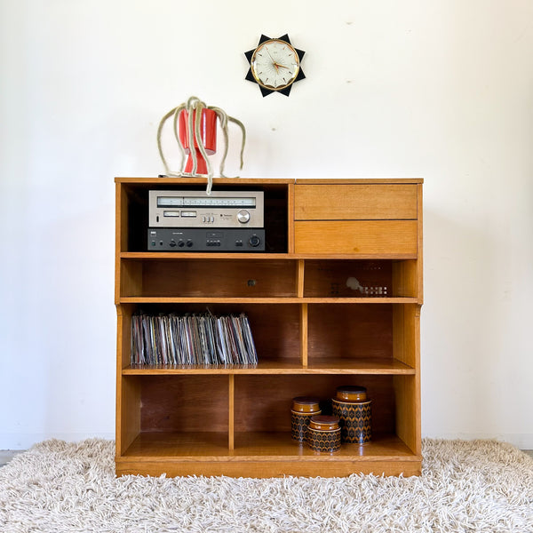 STEREO CABINET