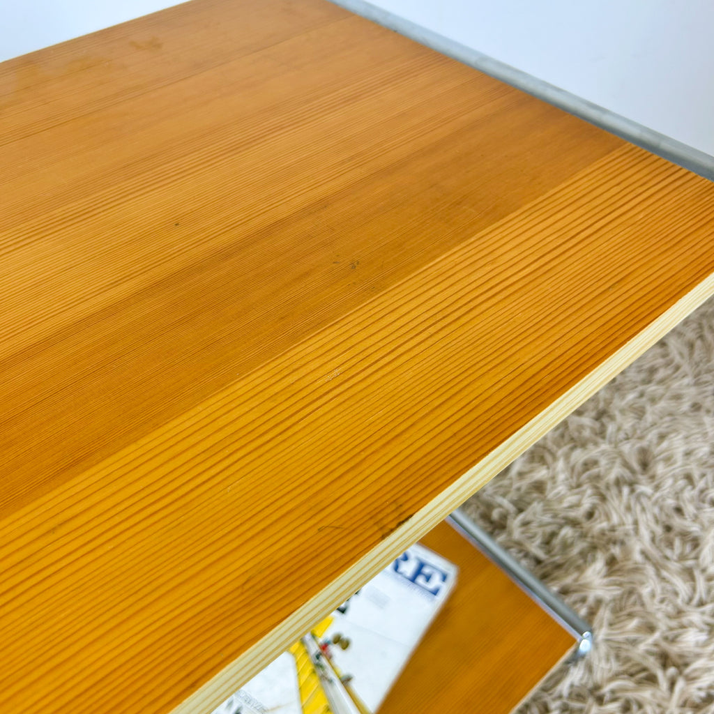 SIDE TABLE WITH MAGAZINE SLING