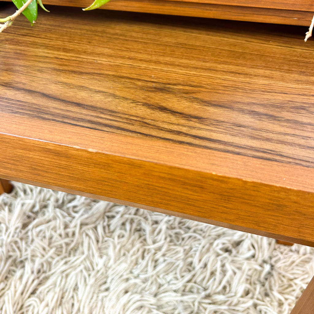 NESTING SIDE TABLES
