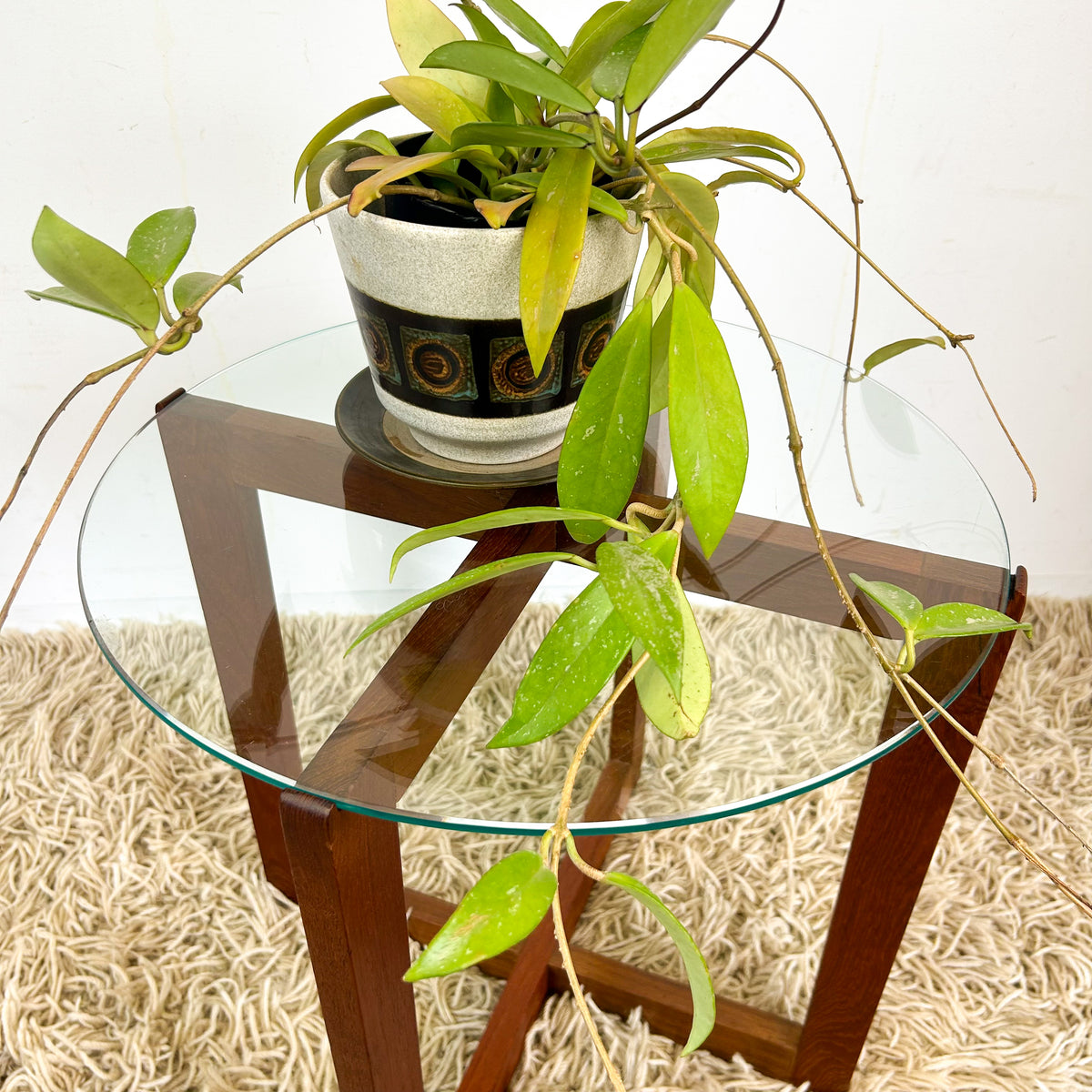 ROUND SIDE TABLE