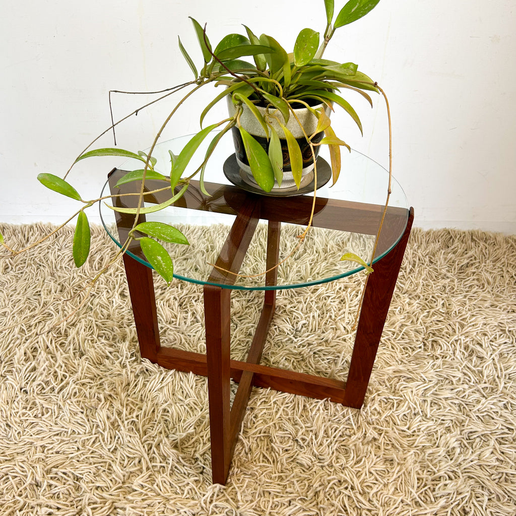 ROUND SIDE TABLE