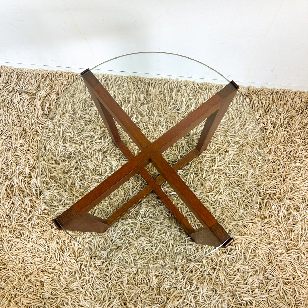 ROUND SIDE TABLE