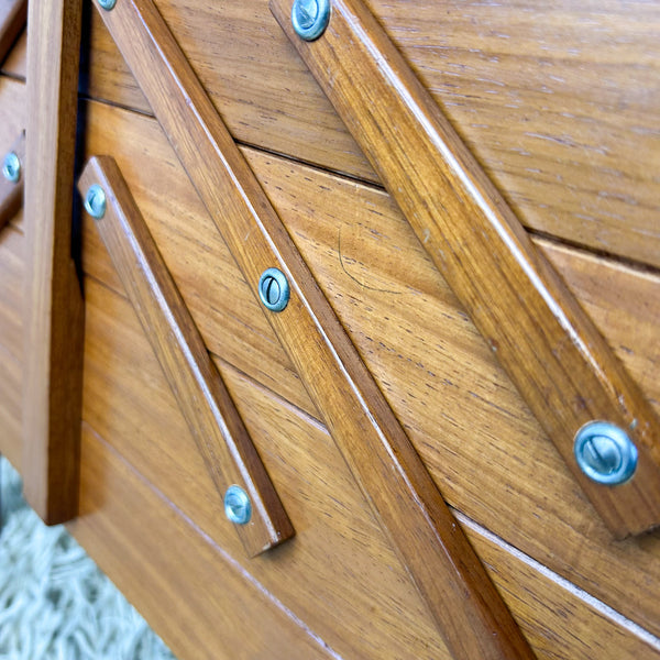 SINGER SEWING BOX