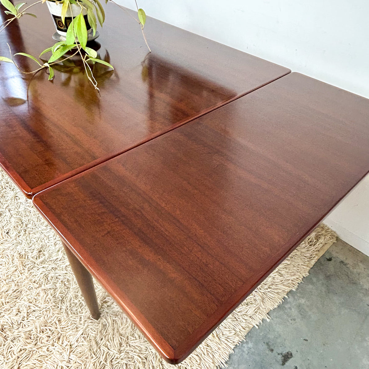AVALON EXTENSION DINING TABLE
