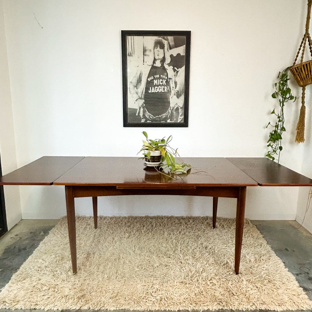 AVALON EXTENSION DINING TABLE