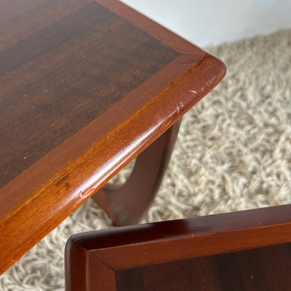 KALMAR NESTING TABLES