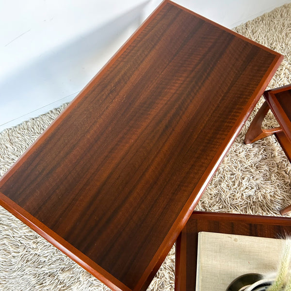 KALMAR NESTING TABLES