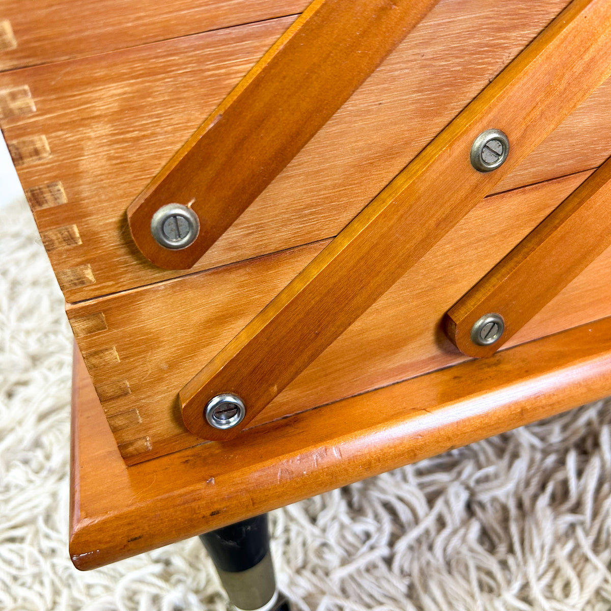 CANTILEVER SEWING BOX