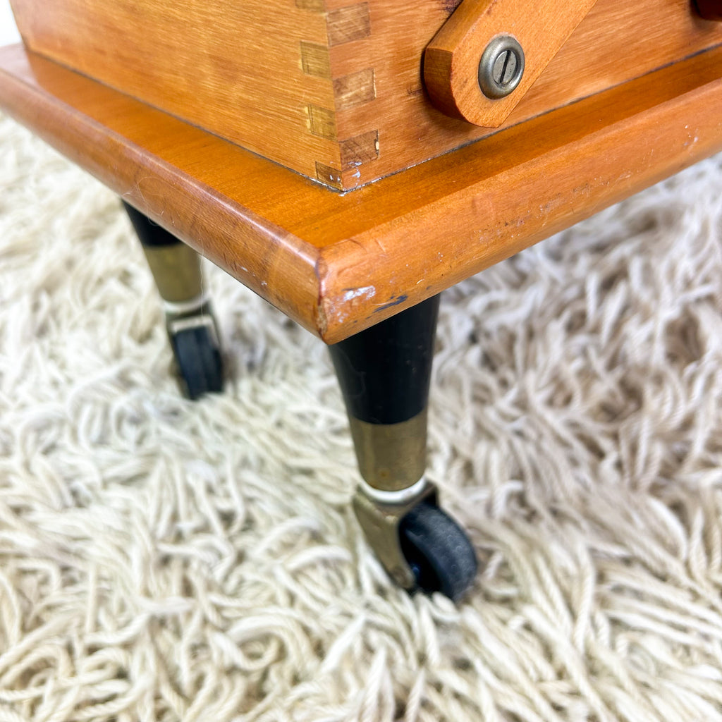 CANTILEVER SEWING BOX