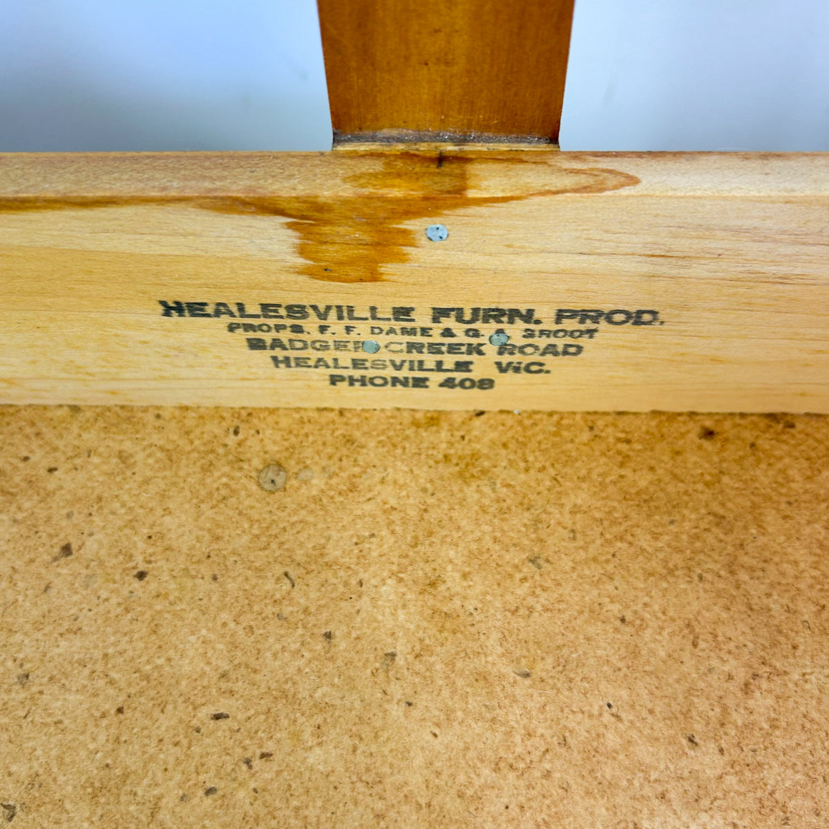 CANTILEVER SEWING BOX