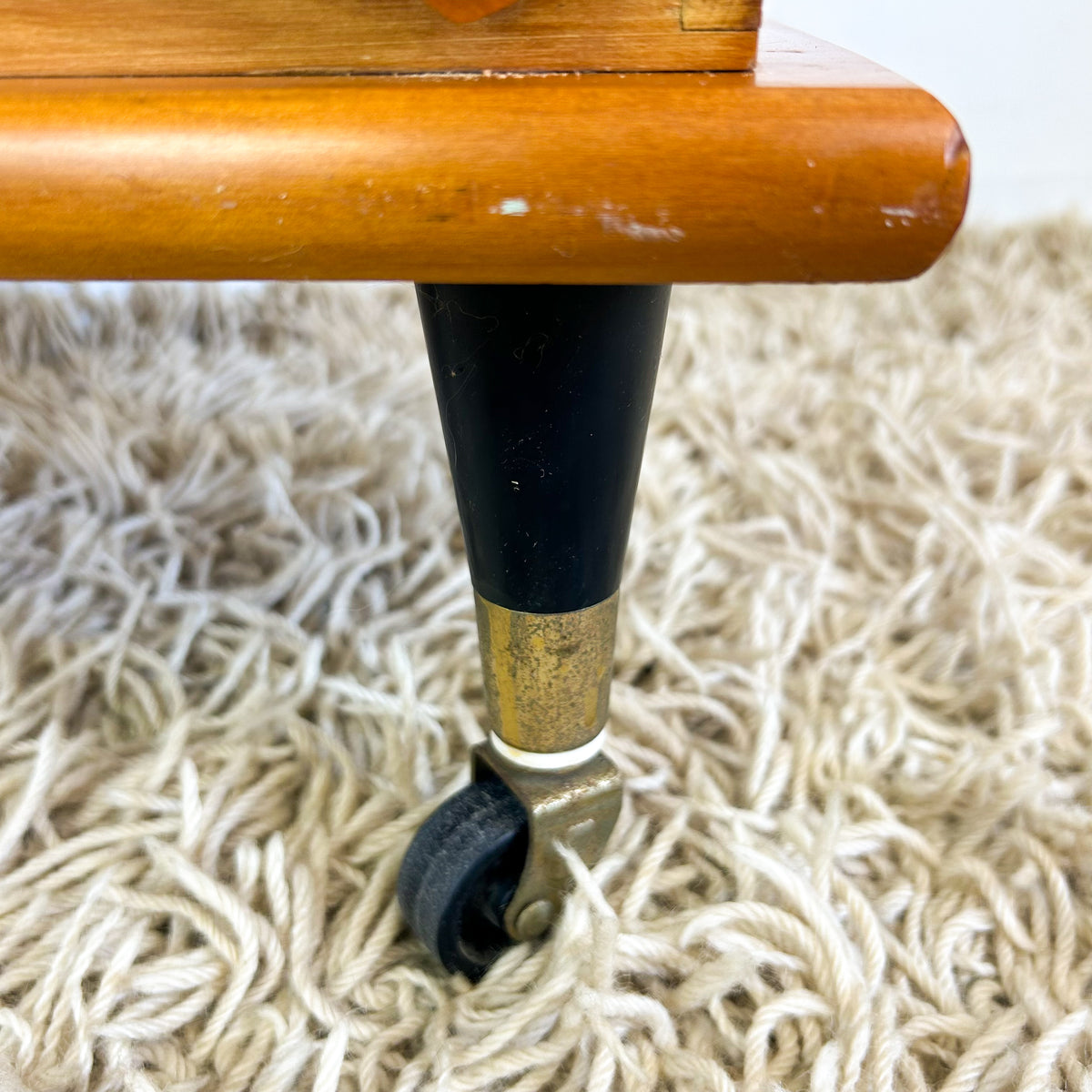 CANTILEVER SEWING BOX