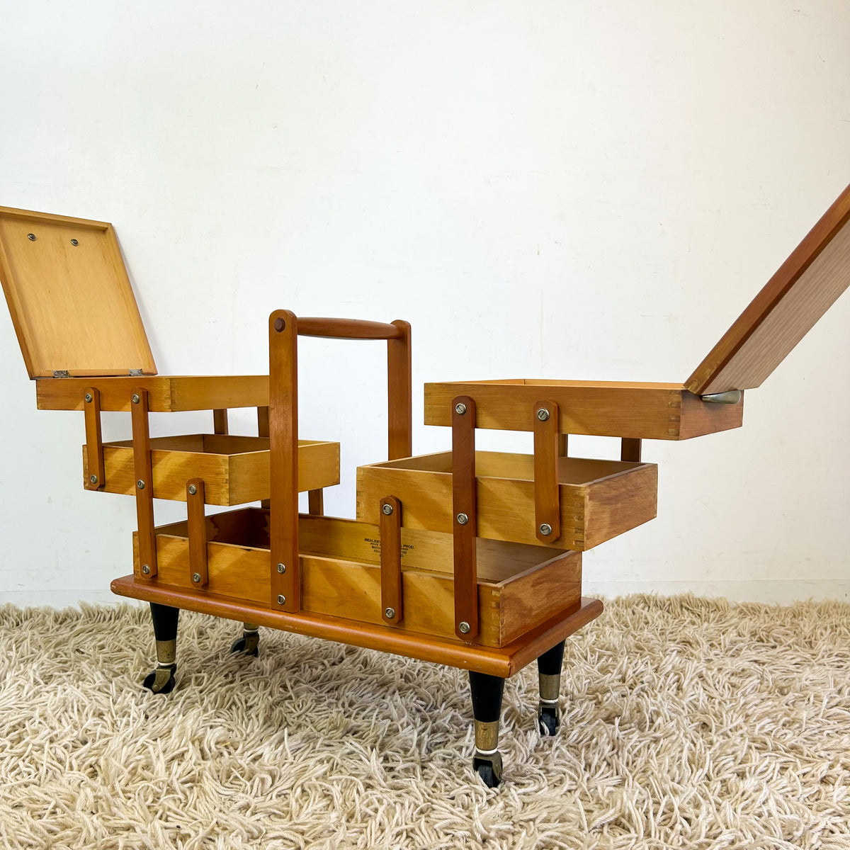 CANTILEVER SEWING BOX