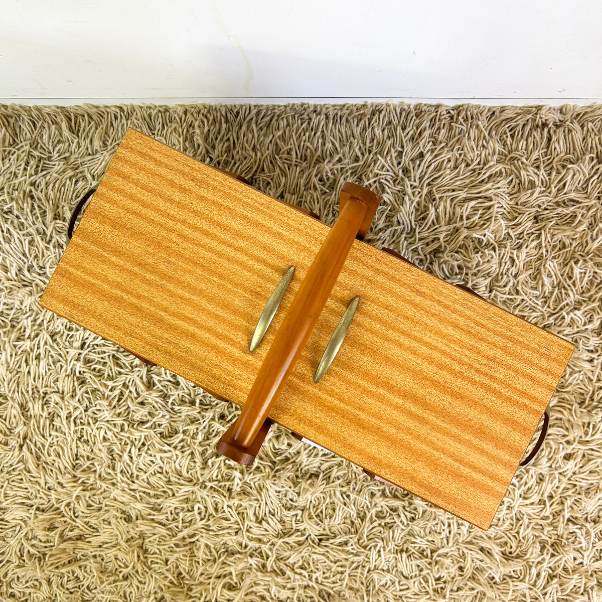 CANTILEVER SEWING BOX