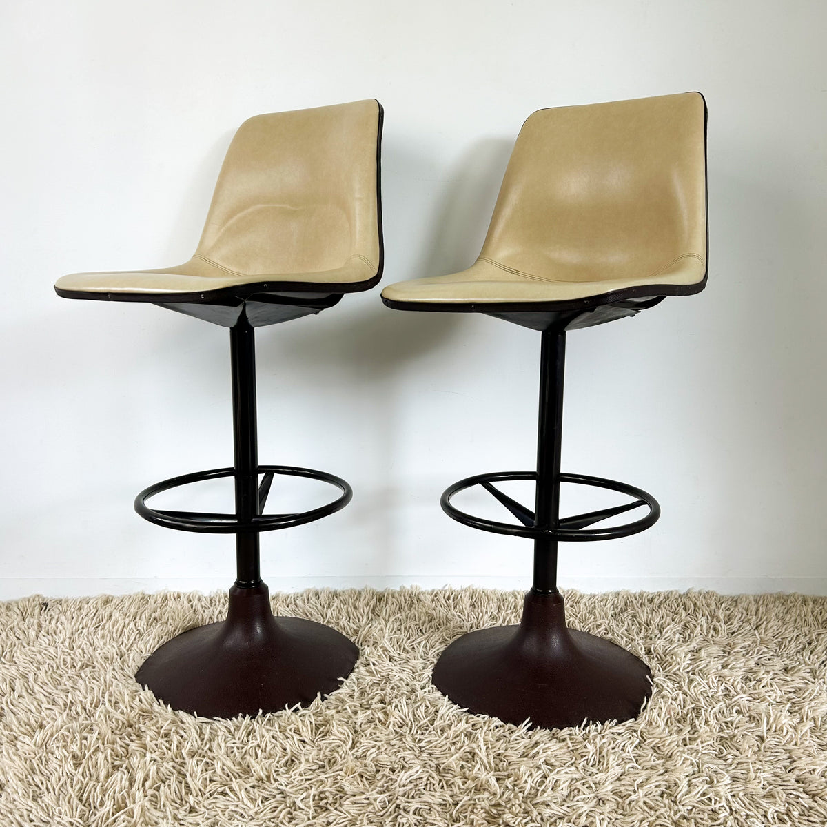 SEBEL HOBNOB STOOLS