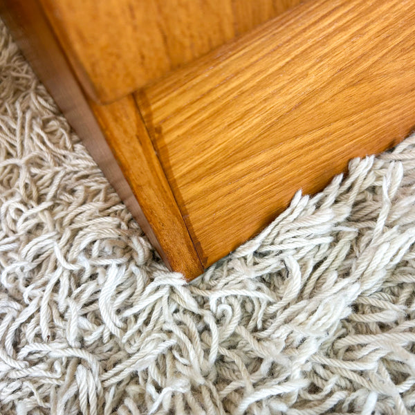 BEDSIDE DRAWERS WITH WAVE HANDLES