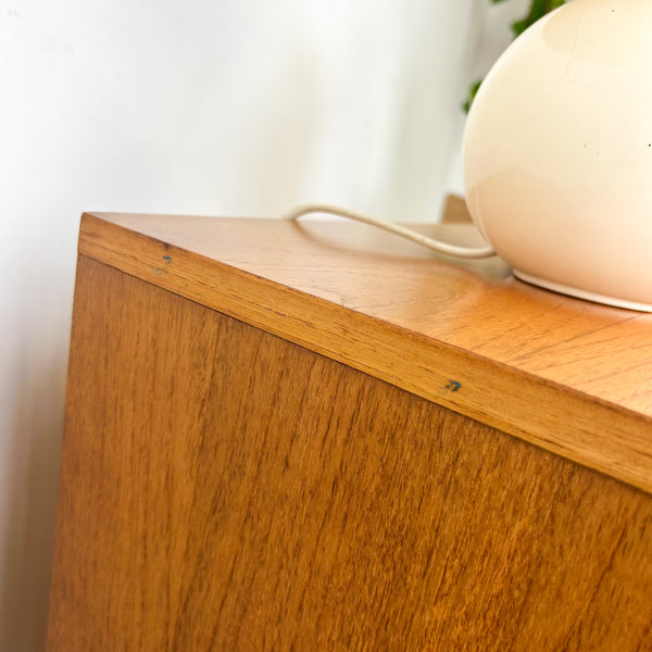 BEDSIDE DRAWERS WITH WAVE HANDLES
