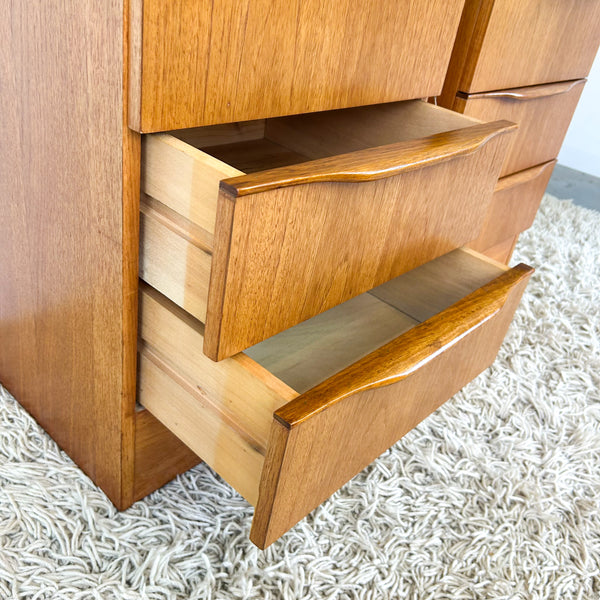 BEDSIDE DRAWERS WITH WAVE HANDLES