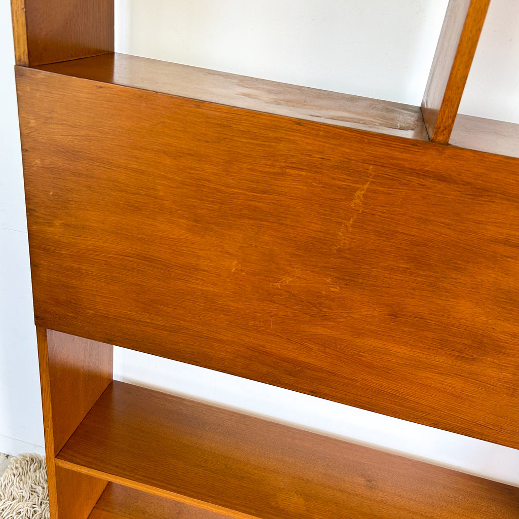 WALL UNIT ROOM DIVIDER