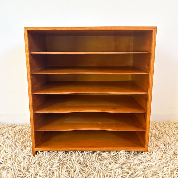 INDUSTRIAL PIGEON HOLE SHELVES