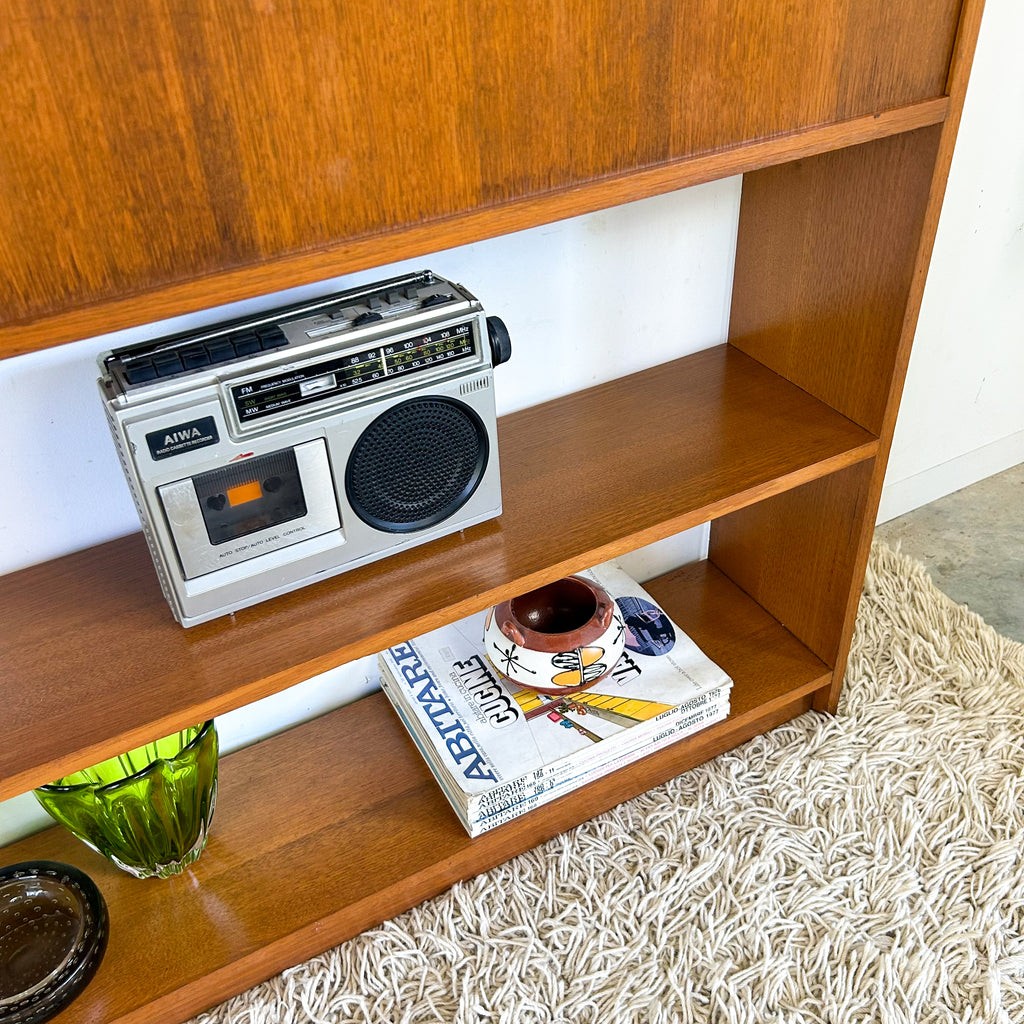 WALL UNIT ROOM DIVIDER