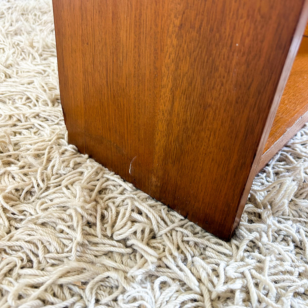 WALL UNIT ROOM DIVIDER