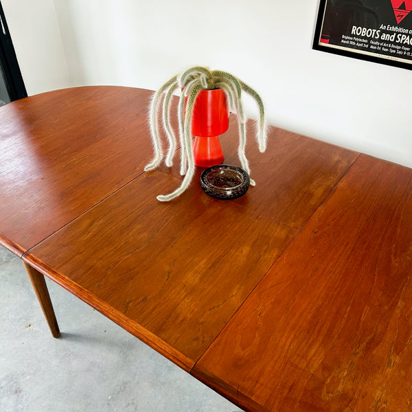 TH BROWN EXTENSION DINING TABLE