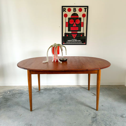 TH BROWN EXTENSION DINING TABLE