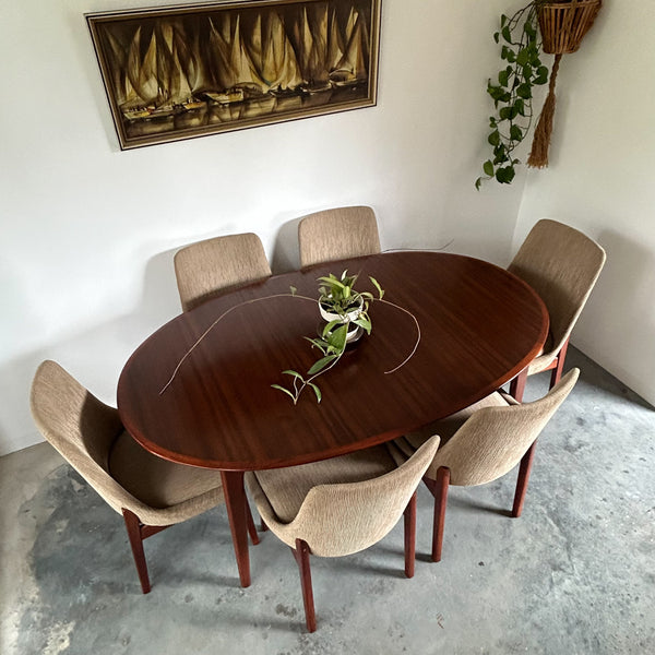 NOBLETT EXTENSION DINING TABLE & CHAIRS