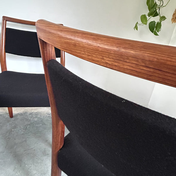 BLACK UPHOLSTERED DINING CHAIRS