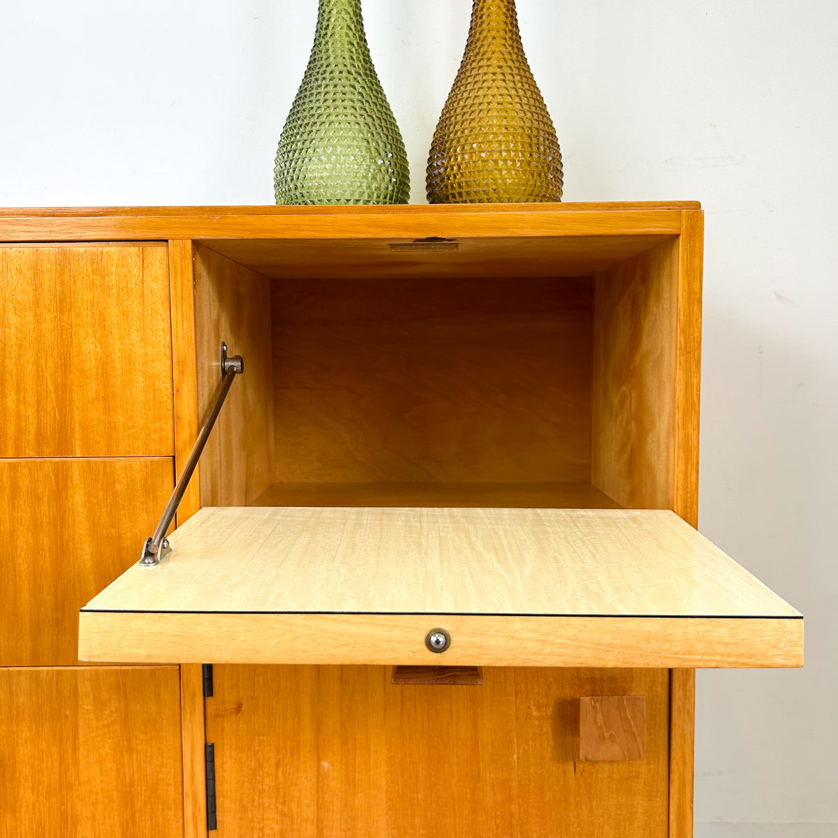 1950s SIDEBOARD CABINET