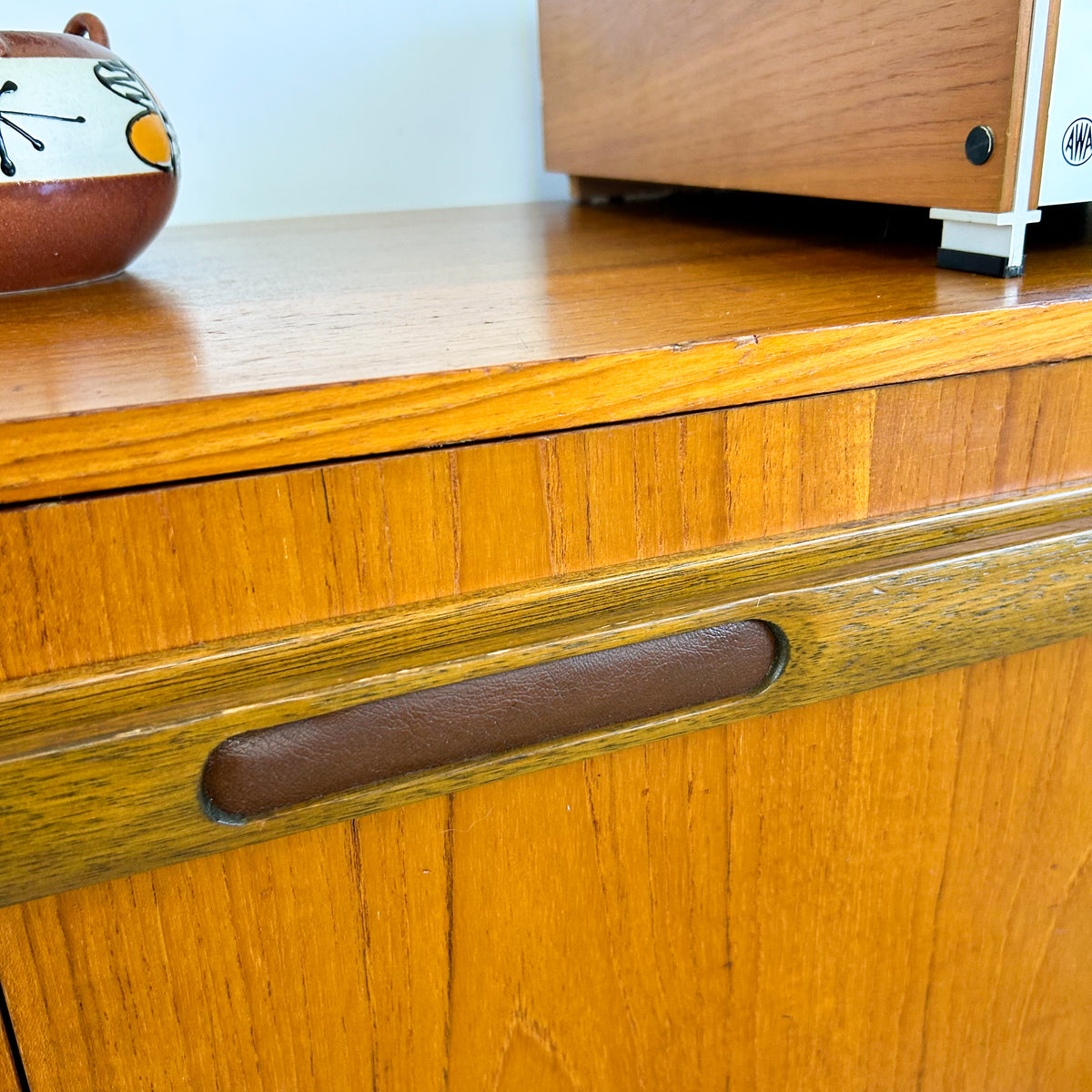 LOW SIDEBOARD