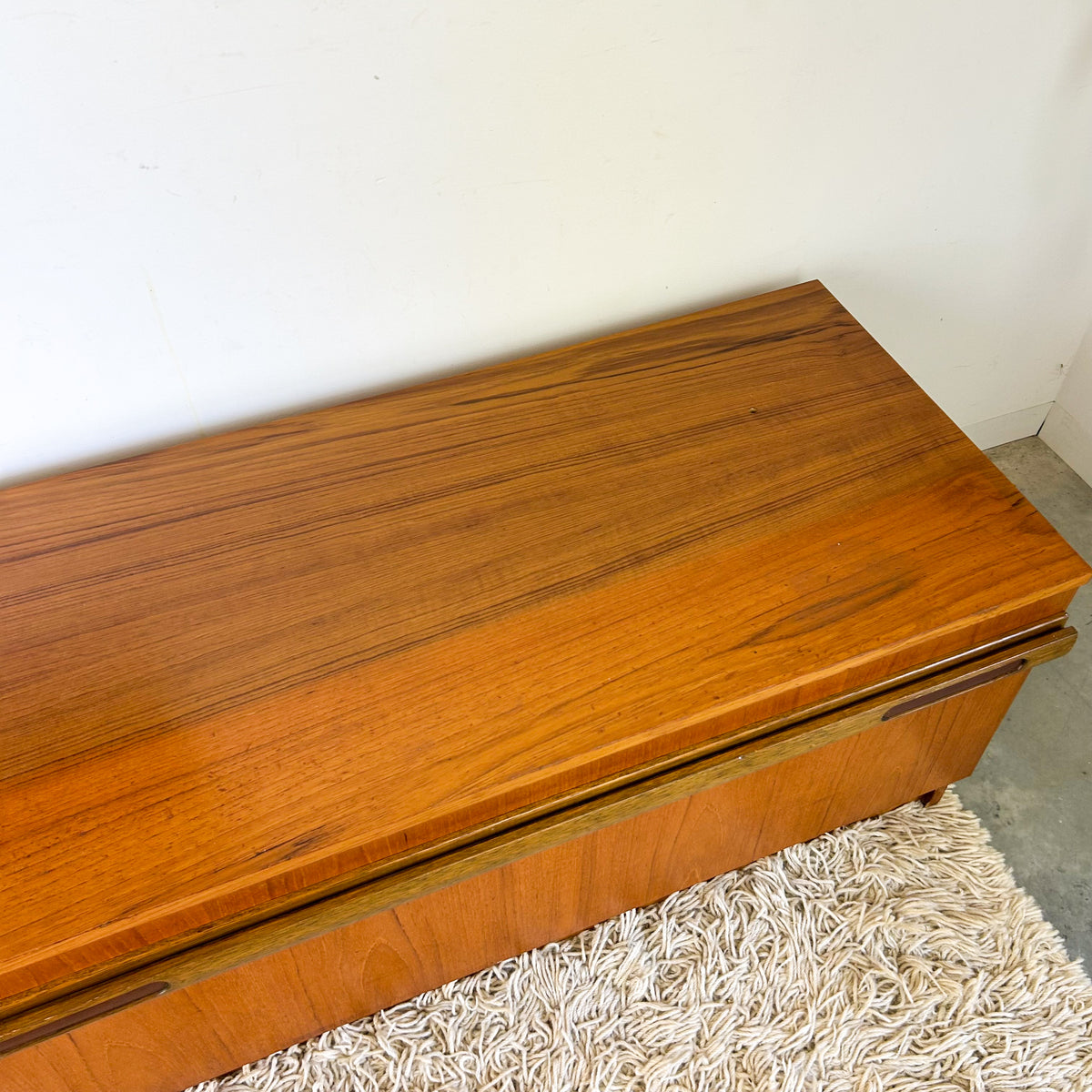 LOW SIDEBOARD