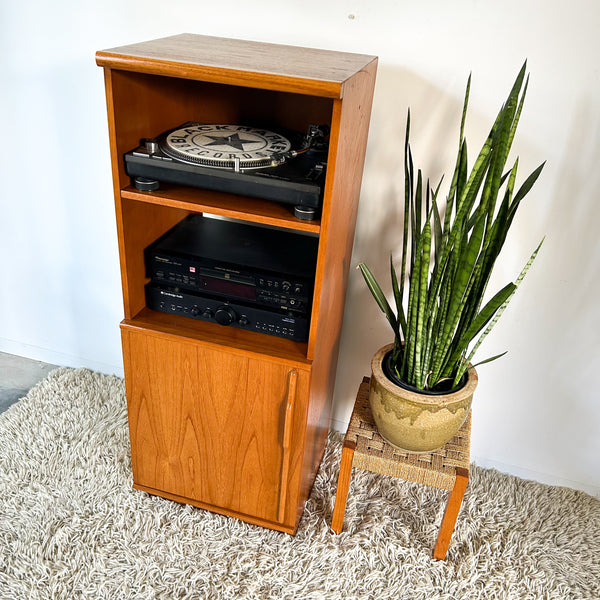 KALMAR STEREO CABINET