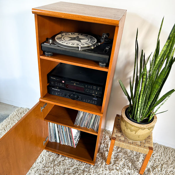 KALMAR STEREO CABINET