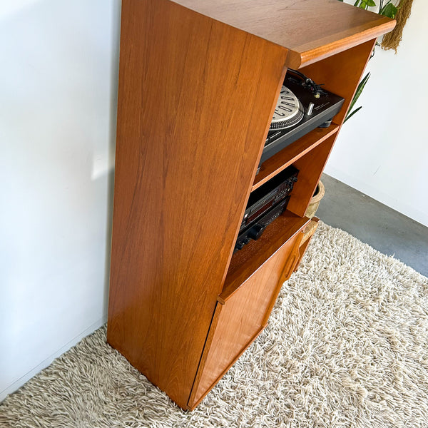 KALMAR STEREO CABINET