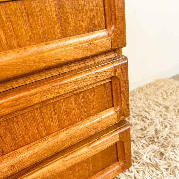 TALL NARROW WALL UNIT