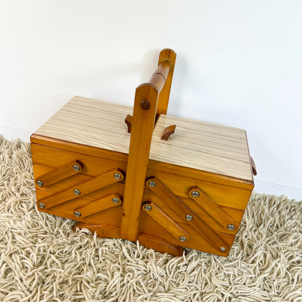 CANTILEVER SEWING BOX WITH HANDLE
