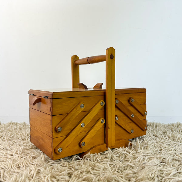 CANTILEVER SEWING BOX WITH HANDLE