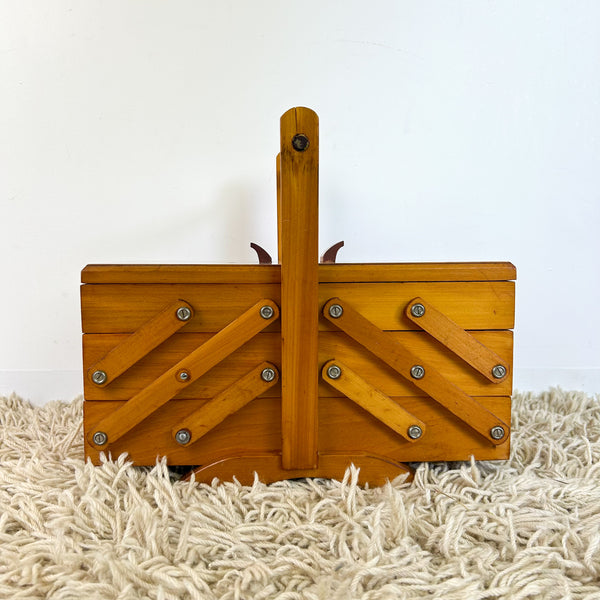 CANTILEVER SEWING BOX WITH HANDLE