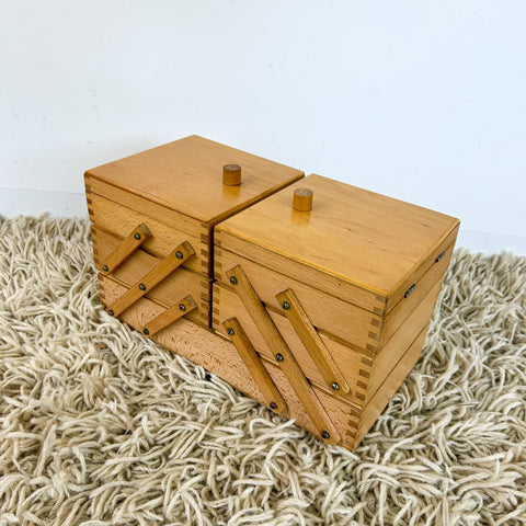 CANTILEVER SEWING BOX