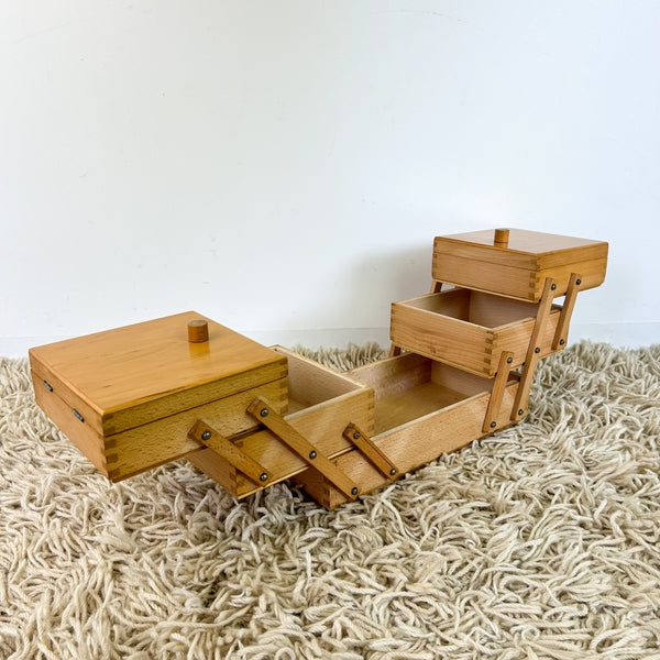 CANTILEVER SEWING BOX