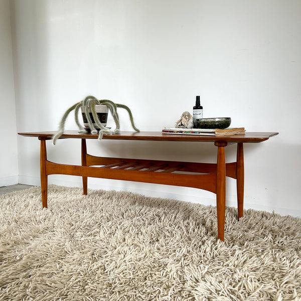 COFFEE TABLE WITH SLATTED MAGAZINE RACK