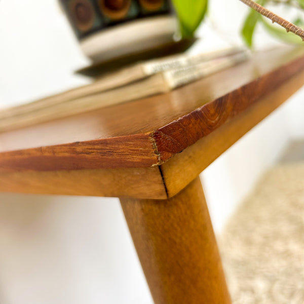 SIDE TABLE ON CASTOR WHEELS