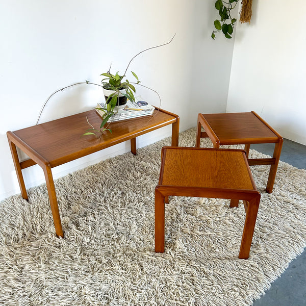 NESTING TABLE SET