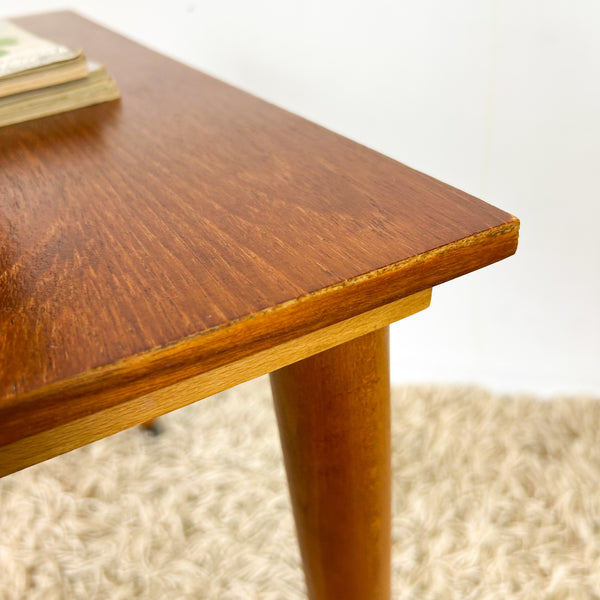 SIDE TABLE ON CASTOR WHEELS