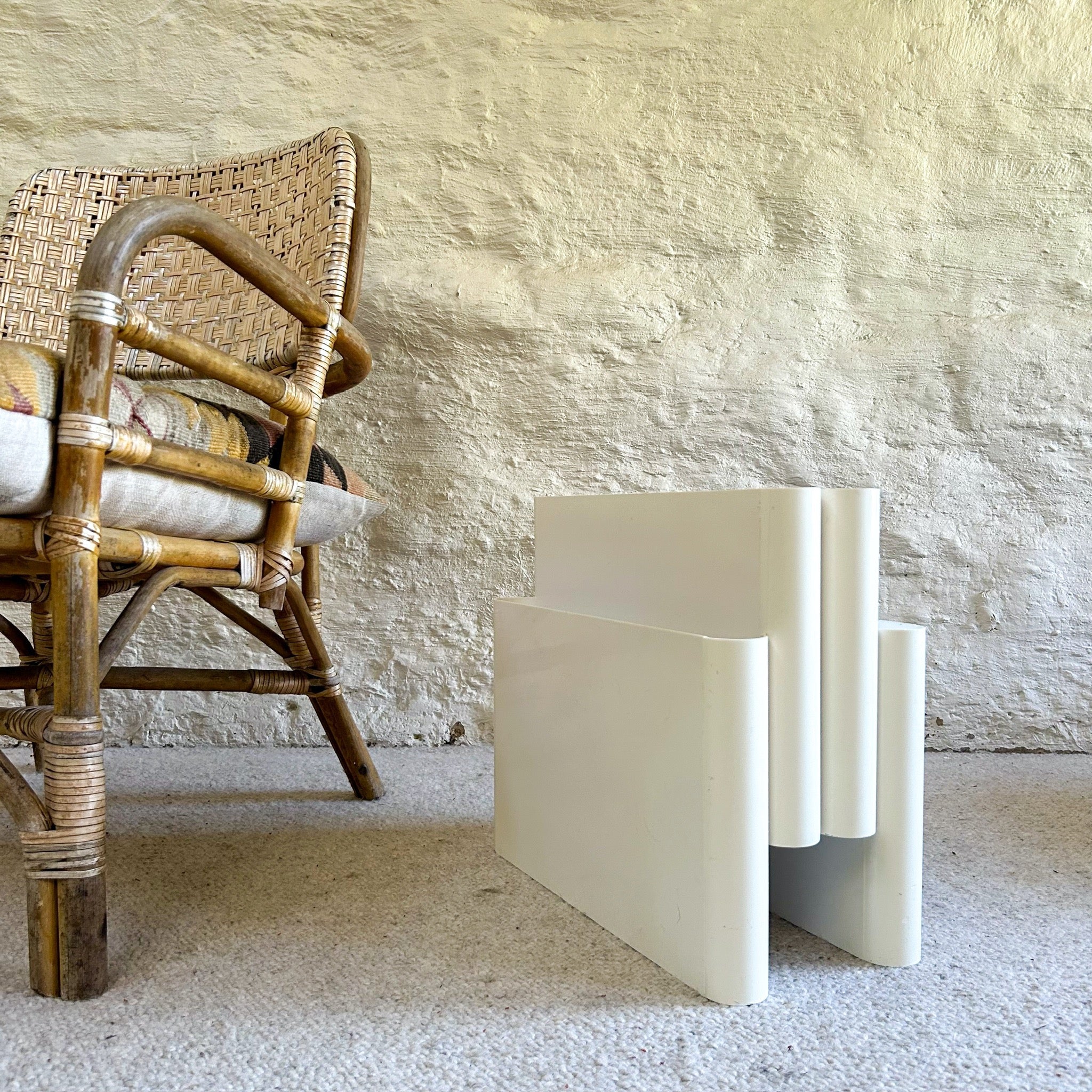 KARTELL MAGAZINE RACK