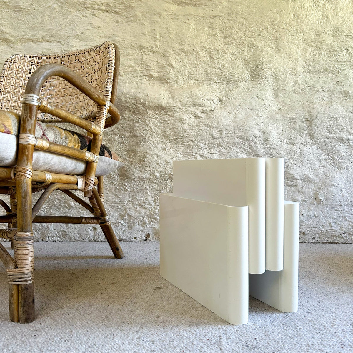 KARTELL MAGAZINE RACK