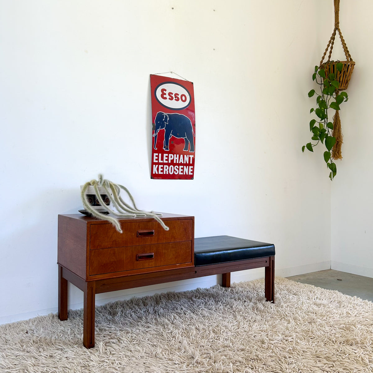 GAINSBOROUGH TELEPHONE TABLE